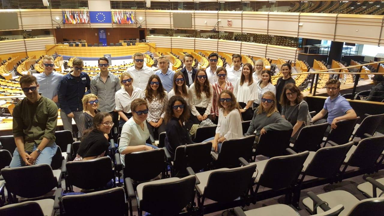 33958209_1168076146668240_5412774874571603968_o